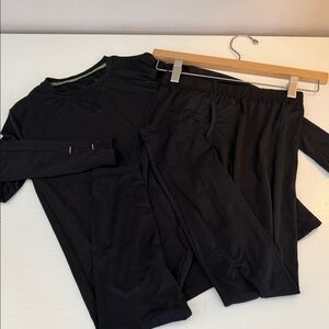 Cuddl Duds Black ComfortTech Set